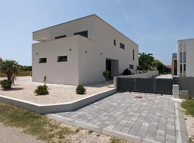 Innova Travelvir - Sunset Villa Privlaka (Zadar)