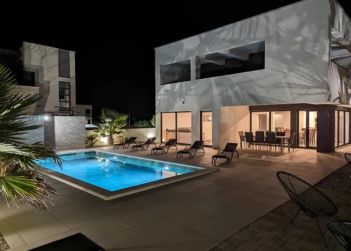 Innova Travelvir - Sunset Villa *