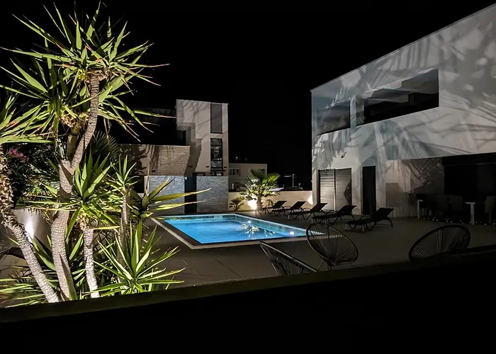 Innova Travelvir - Sunset *