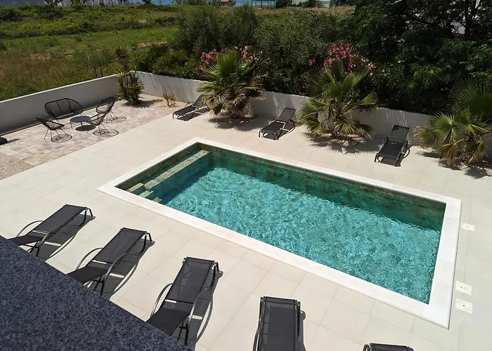 Innova Travelvir - Sunset Privlaka (Zadar)