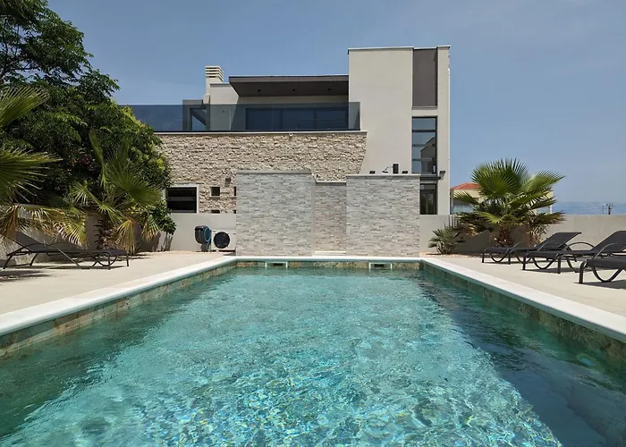 Innova Travelvir - Sunset Привлака