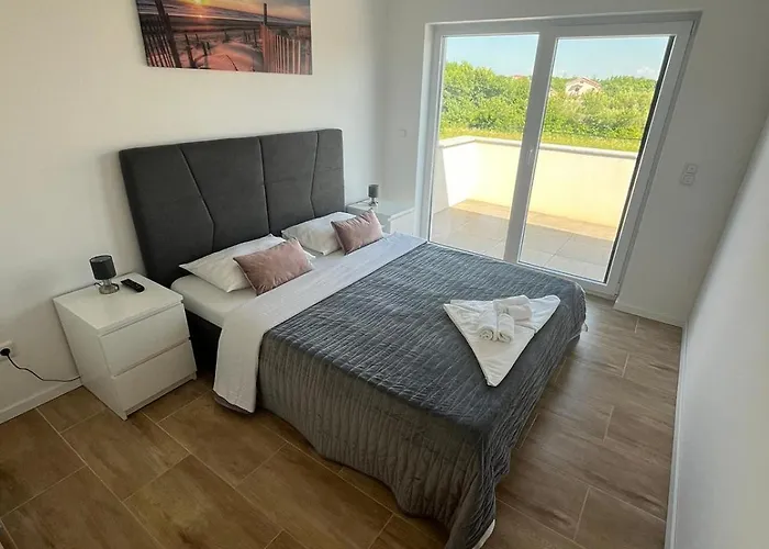 Innova Travelvir - Sunset Vila